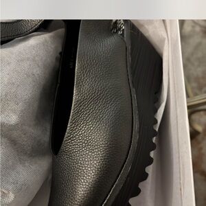 Women's black Bernie Mev shoe